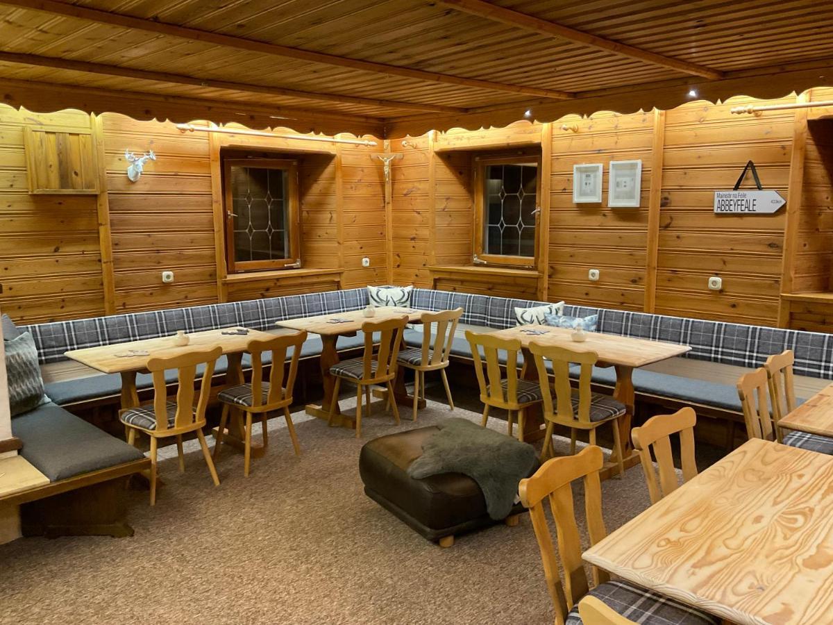 Hotel Wildrose Neukirchen am Großvenediger Eksteriør bilde