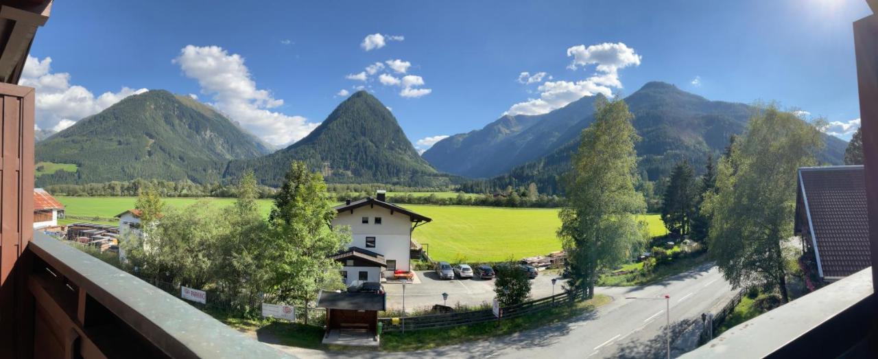 Hotel Wildrose Neukirchen am Großvenediger Eksteriør bilde
