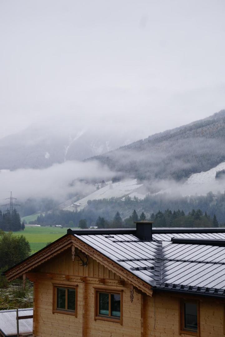 Hotel Wildrose Neukirchen am Großvenediger Eksteriør bilde